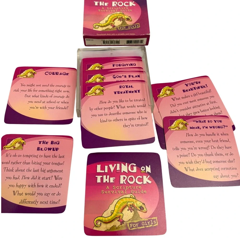 Living on the Rock Devotional Moments‎ for Tweens Girls Scripture Survival Guide